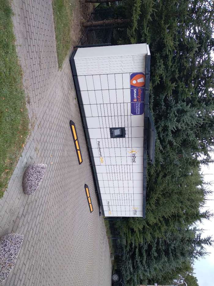 Paczkomat BRD07M Parking naprzeciwko ROBI