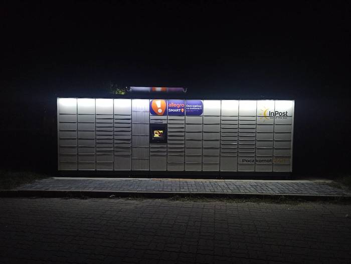 Paczkomat BRM01M Na stacji BP Bramki