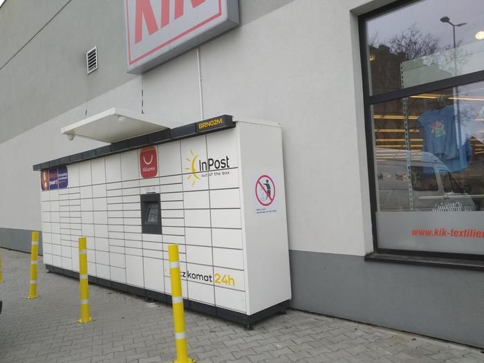 Paczkomat BRN02M Parking przy sklepie KiK