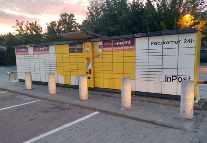 Paczkomat BRO01A Przy markecie Biedronka