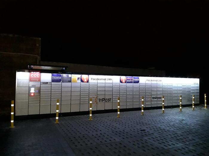 Paczkomat BRU01N Przy Delikatesach Centrum