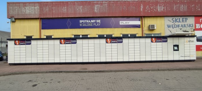 Paczkomat BRZ07M Parking Pasażu Słowackiego (po lewej stronie od głównego wejścia)