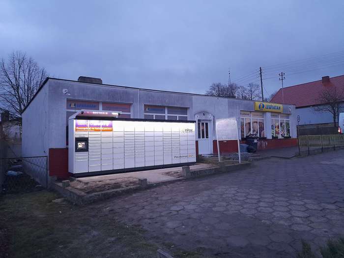 Paczkomat BSQ01M Przy sklepie spożywczym