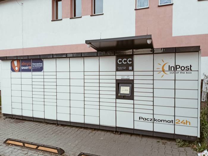 Paczkomat BTO01M Przy sklepie spożywczym MarketVita
