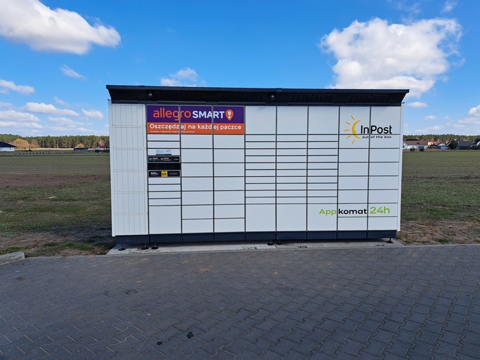 Paczkomat BUD01BAPP przy myjni samochodowej