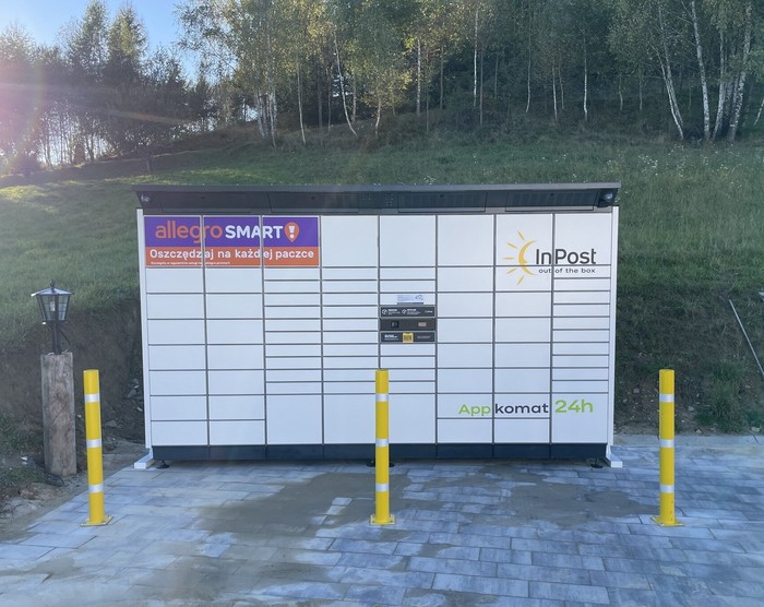 Paczkomat BUWQ01BAPP Parking sklepu Lewiatan
