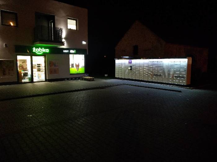 Paczkomat BWR01N Przy sklepie Żabka