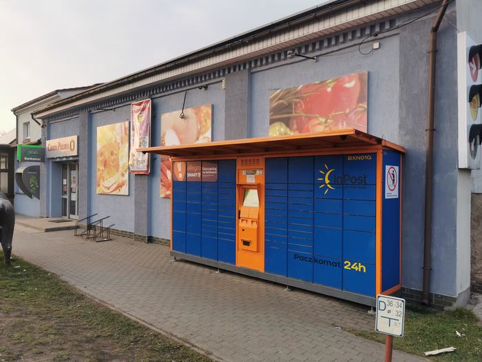 Paczkomat BXN01G Przy markecie Chata Polska