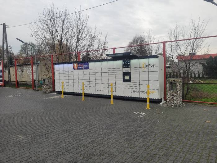 Paczkomat BXZ01M Obok myjni Martens