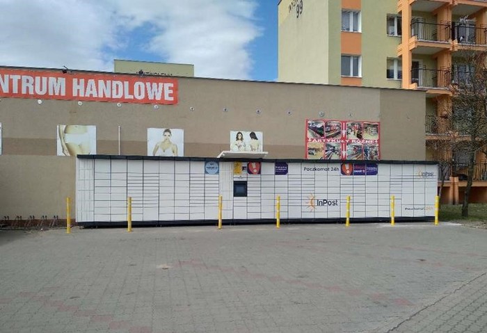 Parcel Locker BYD02M Przy wejściu do sklepu Chińskie Centrum Handlowe