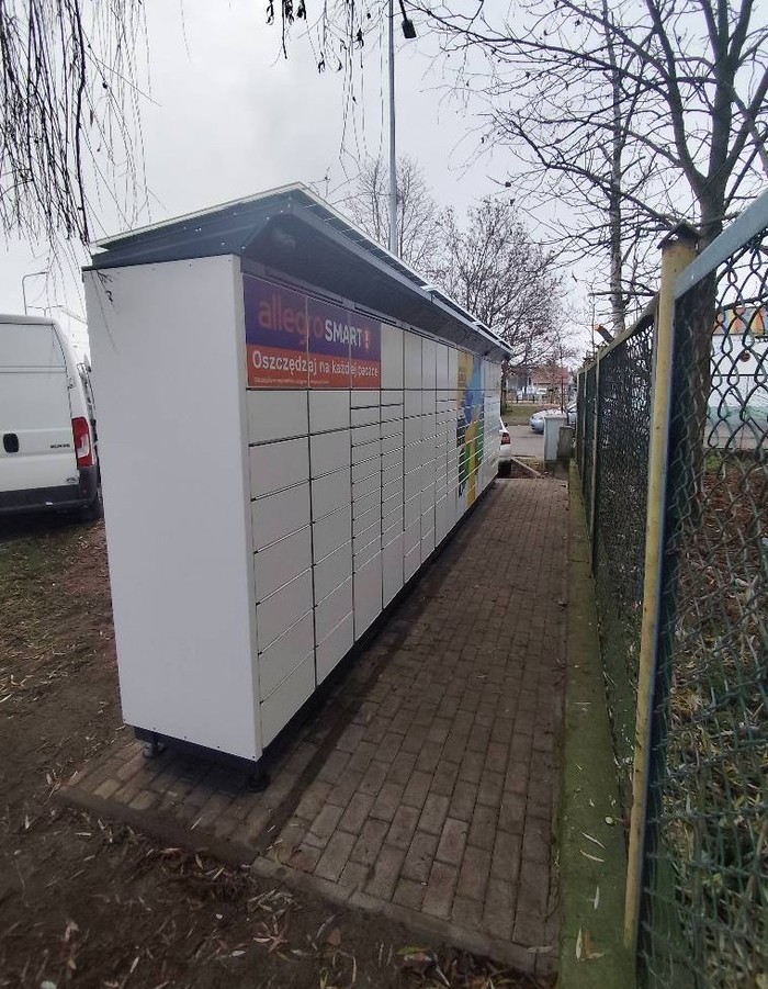 Paczkomat BYD05BAPP Za parkingiem
