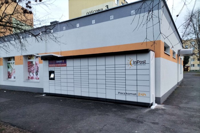 Paczkomat BYD130M Przy Sklepie Biały