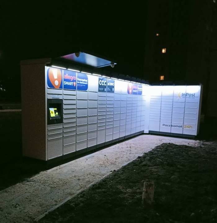 Parcel Locker BYD151M Przed pasażem handlowym