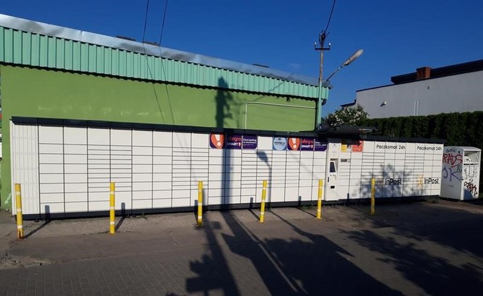 Paczkomat BYD30A Przy sklepie Żabka