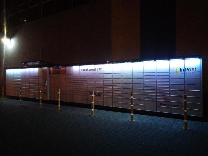 Parcel Locker BYD34A Przy wejściu do oddziału PKO BP