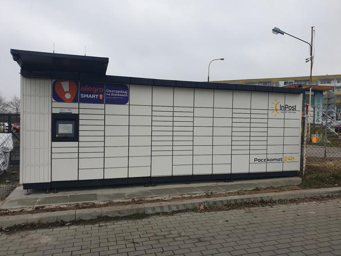 Поштомат BYD34M Na parkingu strzeżonym od ul. Niziny