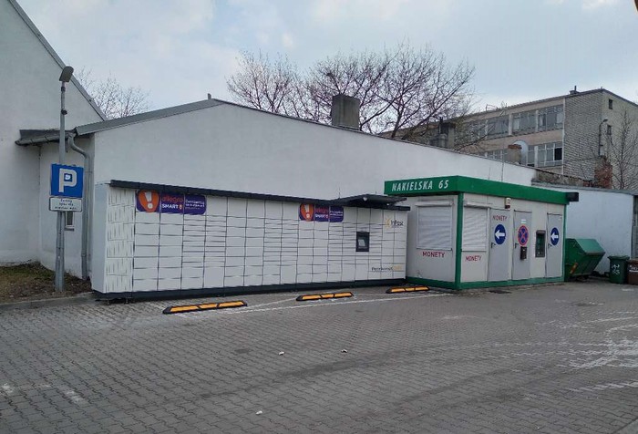 Parcel Locker BYD52M Obok myjni