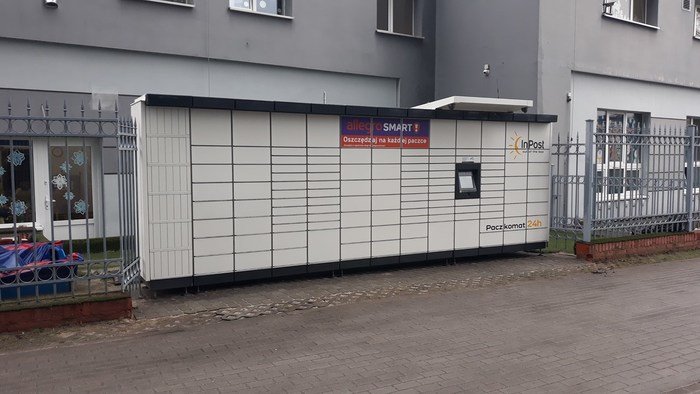Paczkomat BYD77M Przy parkingu