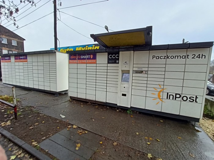Paczkomat BYT11A Przy ręcznej myjni samochodowej