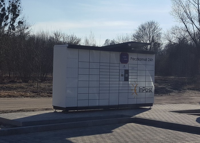 Paczkomat BYT18N Na parkingu SKP Diagnocar