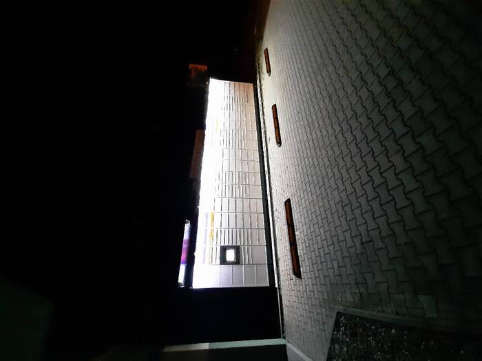 Parcel Locker BYX01M Parking przed sklepem