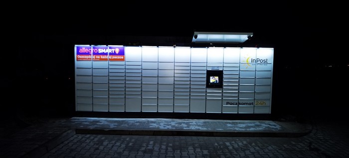 Paczkomat BZA01M Przy Stanowiskach z odkurzaczem,