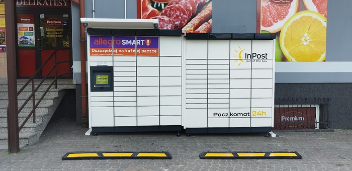 Paczkomat BZE02M Przy sklepie spożywczym