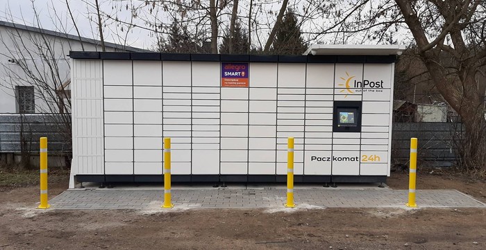 Paczkomat CBI05M przy restauracji "Za Płotem"