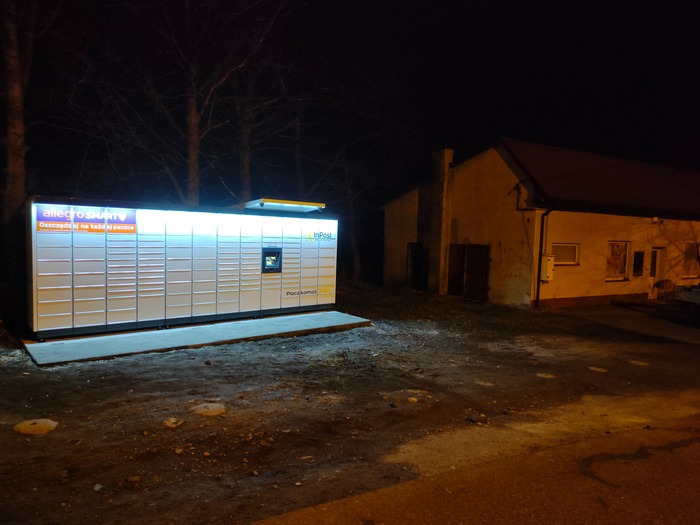 Поштомат CEC03M Parking obok numeru 98