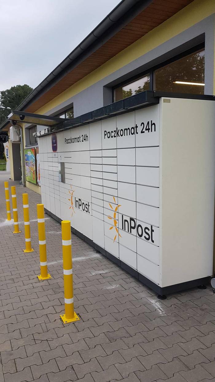 Paczkomat CER01N Przy Delikatesach Centrum
