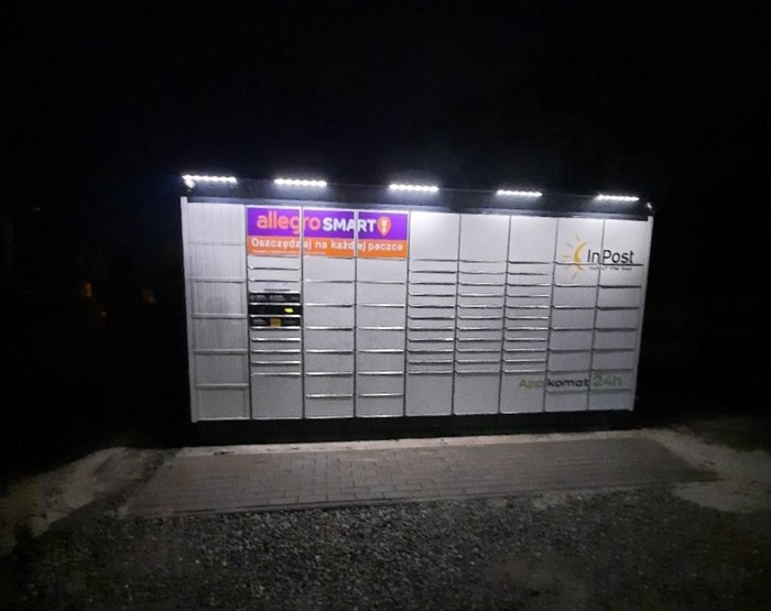 Paczkomat CERQ01BAPP Przy sklepie spożywczym Krystek