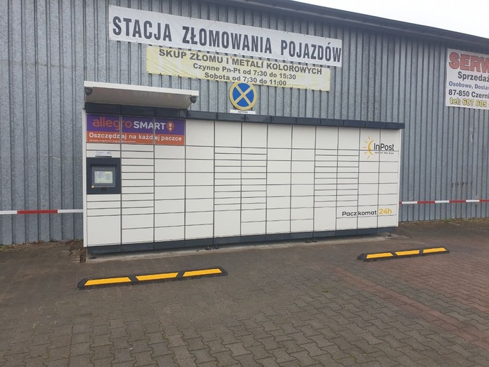 Paczkomat CEV01M Parking obok EW-MAR
