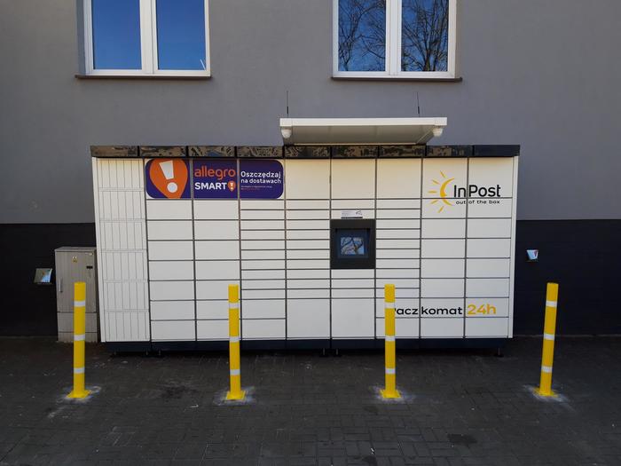 Paczkomat CHC01M parking Kanama Fitness