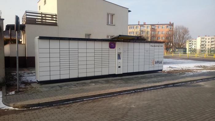 Paczkomat CHC04A Na parkingu przy C.H. Proxima