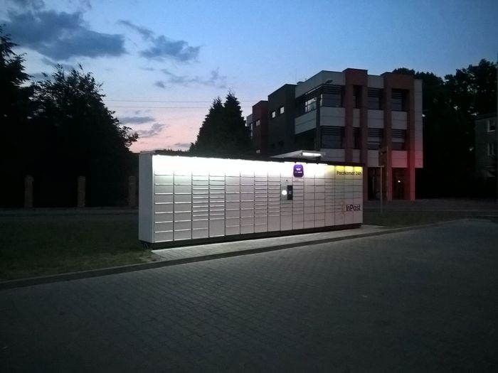 Paczkomat CHC04N Parking przy Drinks