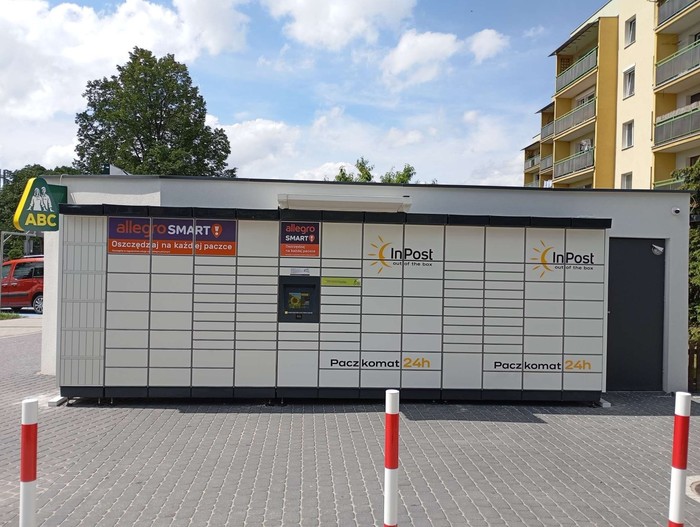 Paczkomat CHC13M Przy sklepie