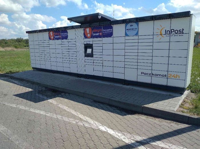 Paczkomat CHM02M Na stacji paliw Moya