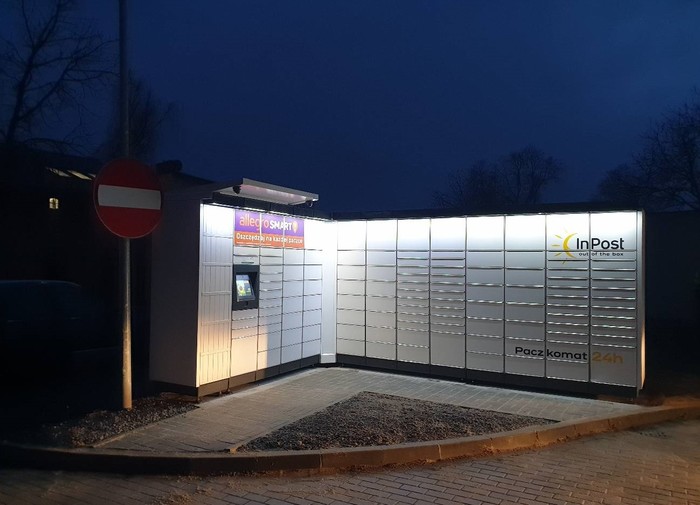 Paczkomat CHM05M przy Muszkieterach