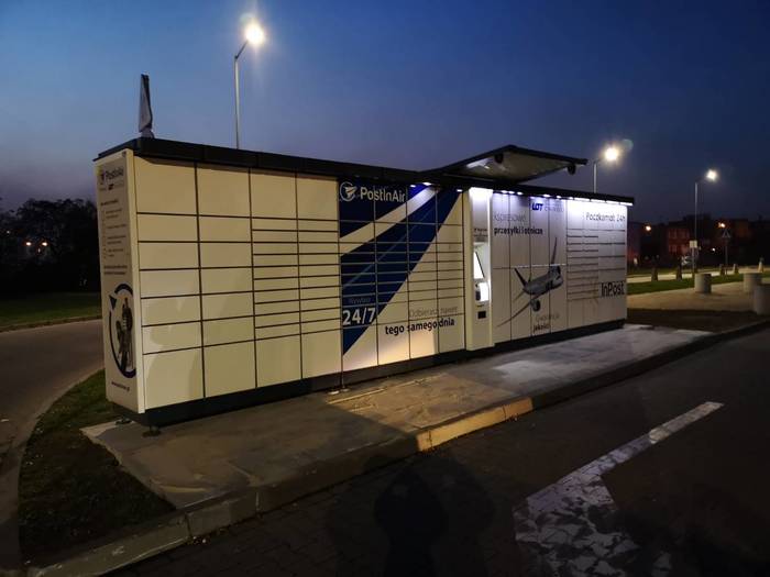 Paczkomat CHO01B Przy Centrum Handlowym AKS