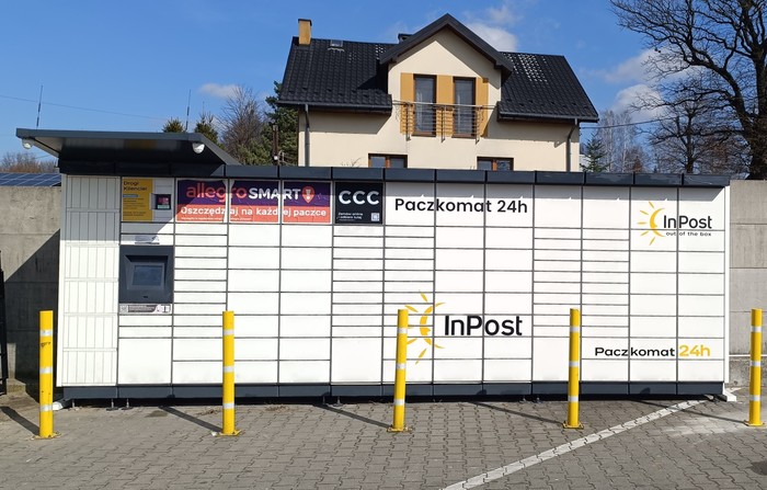 Paczkomat CHR04M Przy myjni samochodowej