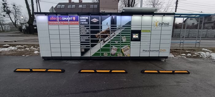 Поштомат CHR18M Parking przy obiektach handlowo-usługowych