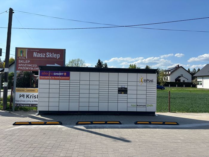Paczkomat CHRZ01BAPP Przy sklepie