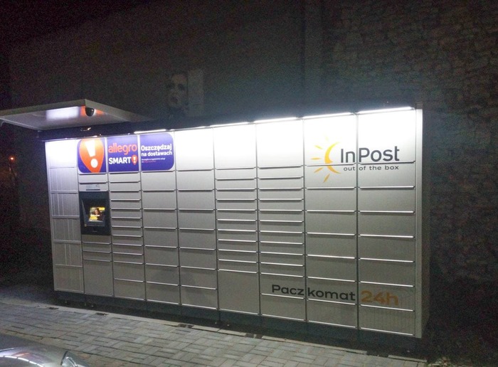 Paczkomat CHS01M Parking z tyłu Delikatesów Centrum