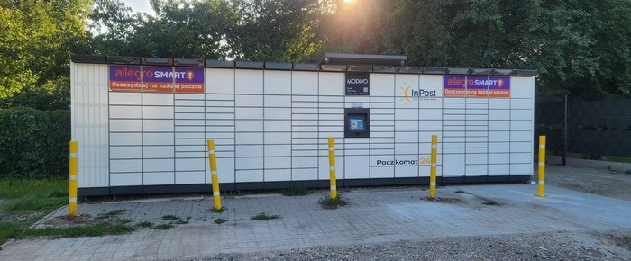 Parcel Locker CHW05M Przy hali z antykami
