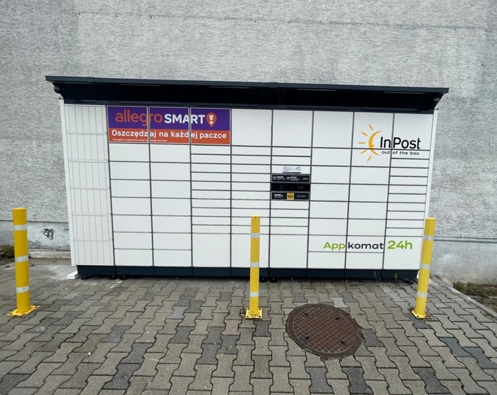 Parcel Locker CIE03BAPP Na parkingu