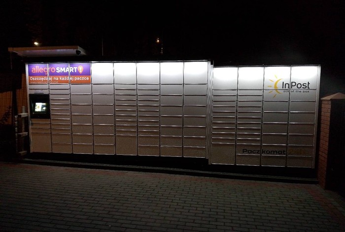 Parcel Locker CIQ02M Przy sklepie ODIDO