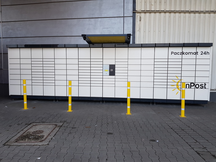 Paczkomat CLD01N Przy Centrum Handlowym M1