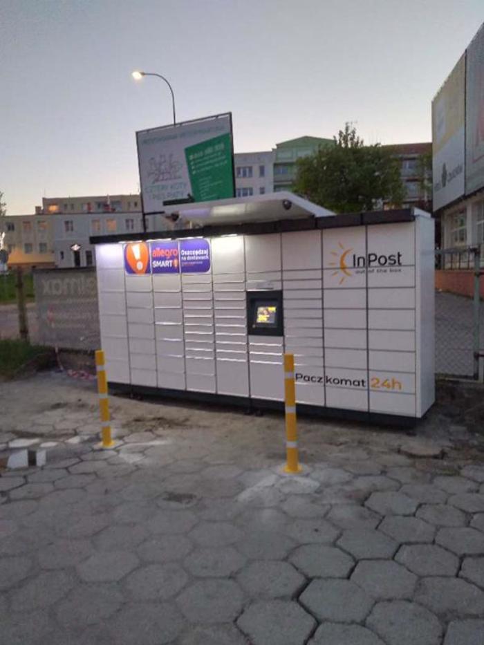 Paczkomat CLU01M Przy stacji paliw Arbi