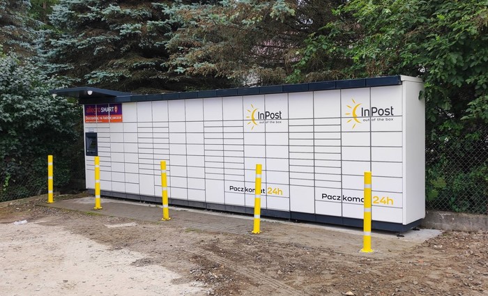 Paczkomat CME02M Parking sklepu Groszek