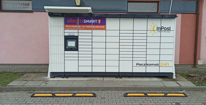 Paczkomat CNW01M Przy sklepie Lewiatan